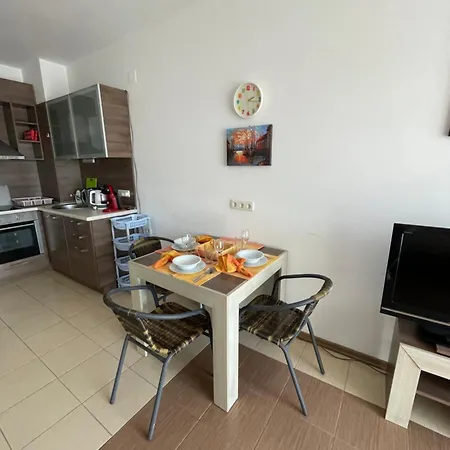 아파트 Flat On The With Free Parking On-site