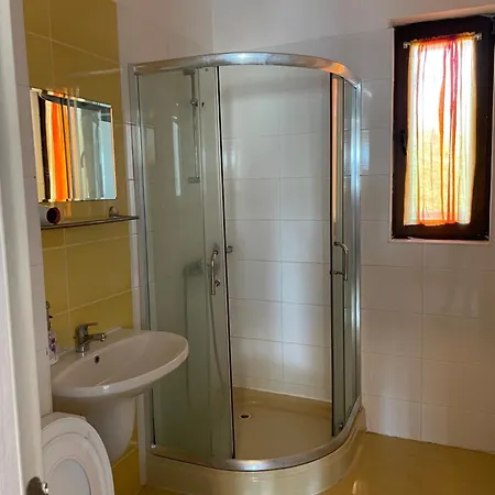 아파트 Flat On The With Free Parking On-site