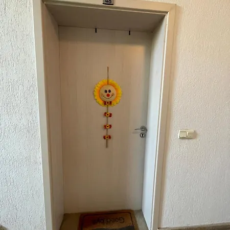 아파트 Flat On The With Free Parking On-site