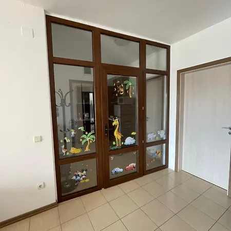 Apartment Flat On The With Free Parking On-site Chernomorets