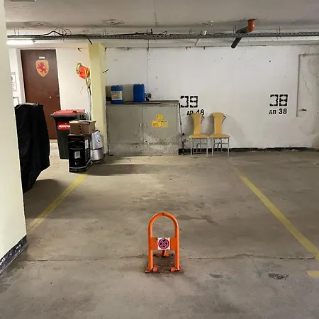 Flat On The With Free Parking On-site 아파트