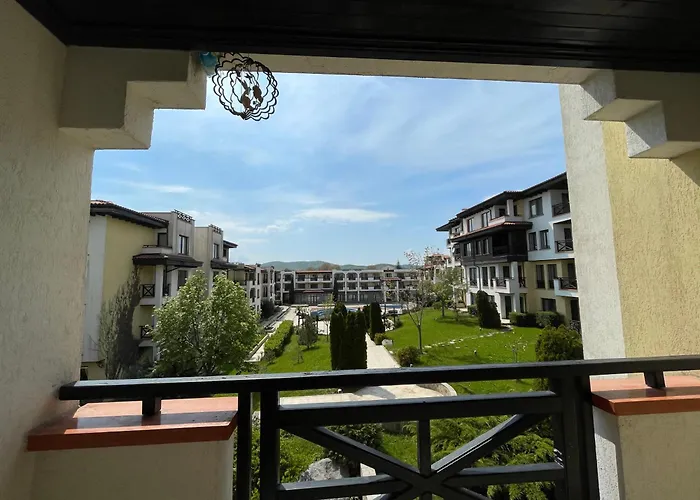 아파트 Flat On The