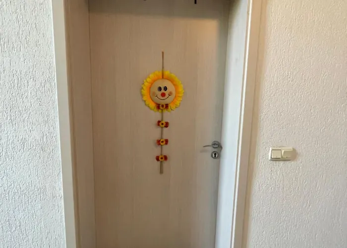 아파트 Flat On The